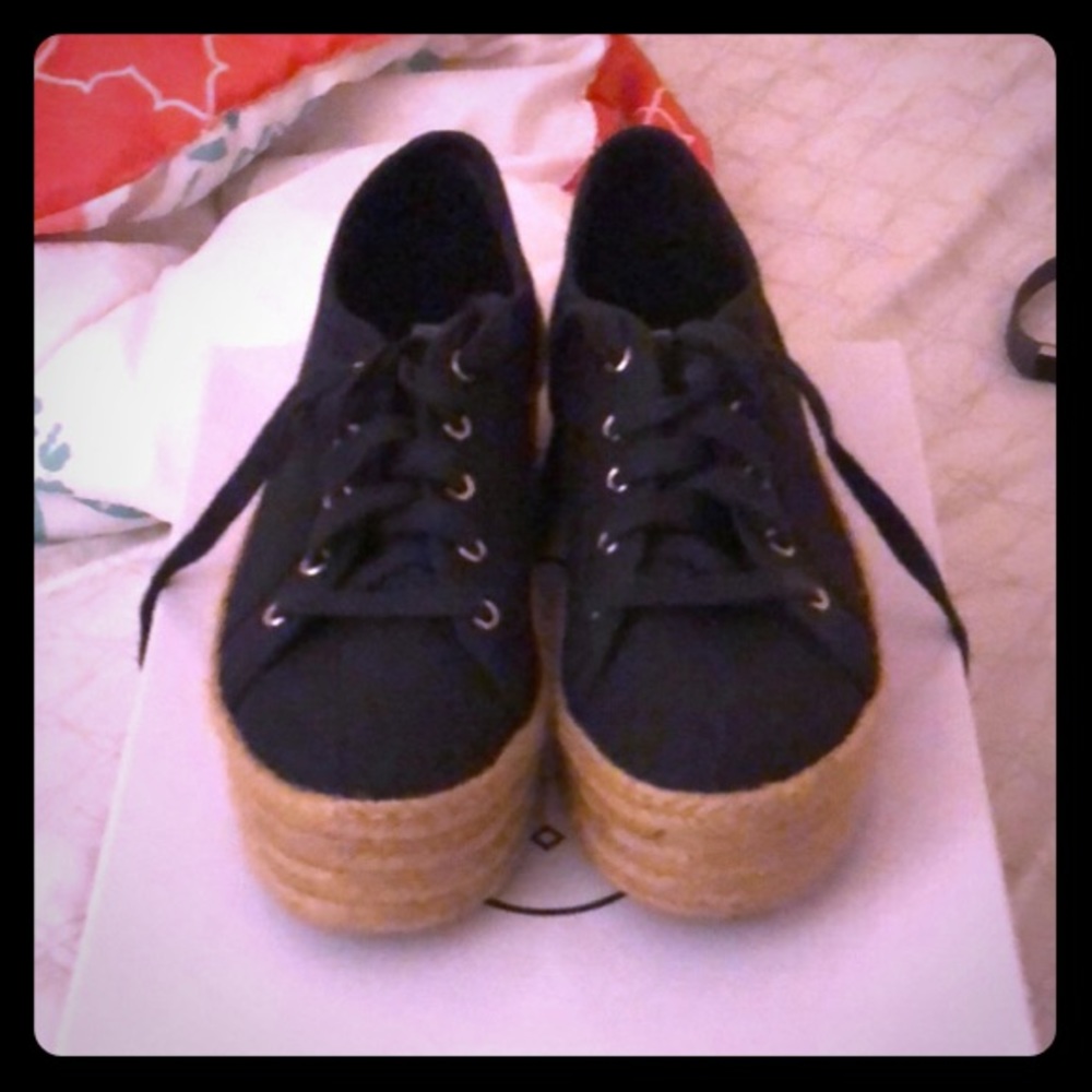 Steve Madden navy sneakers